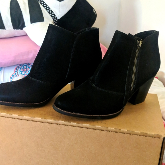 BareTraps Shoes - Women's ankle boots